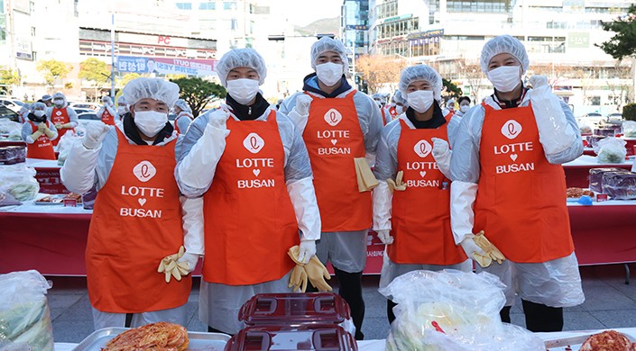 1만 포기 김장담그기 이미지